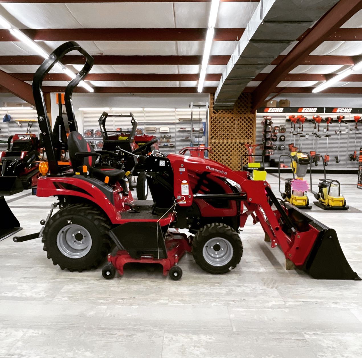 On Sale Mahindra Emax 20s Hst Subcompact Tractor Thompson Rentals And Sales